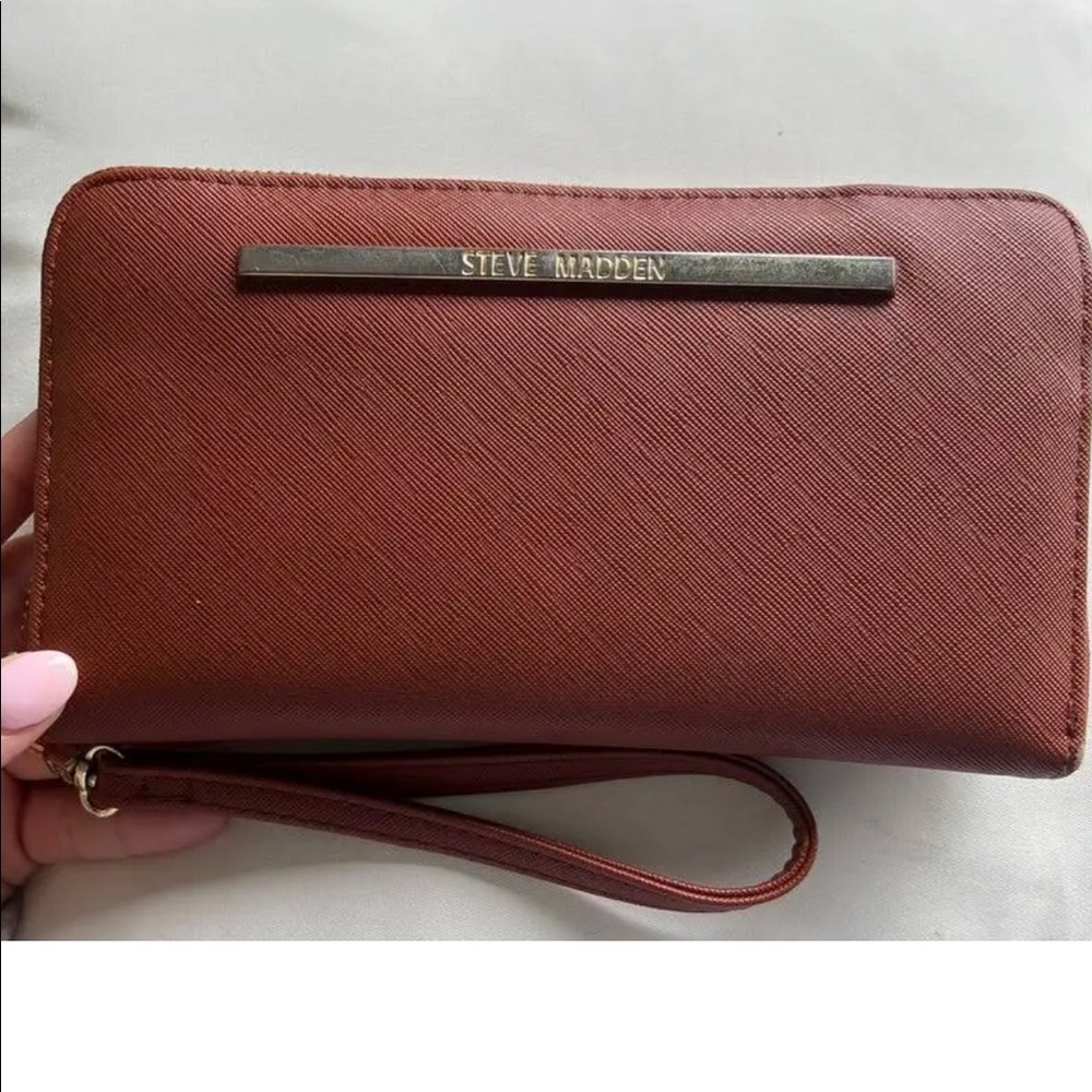 Steve Madden brown wallet!!